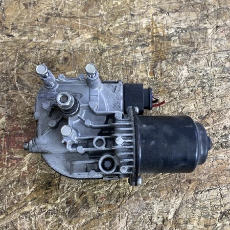 Ansamblu stergatoare fata / Volkswagen Passat B6 2010 / Caroserie, oglinzi si faruri