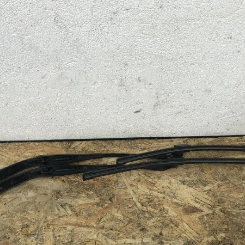 Brate stergatoare fata / Mercedes-Benz GLK Class X204 2009 / Caroserie, oglinzi si faruri