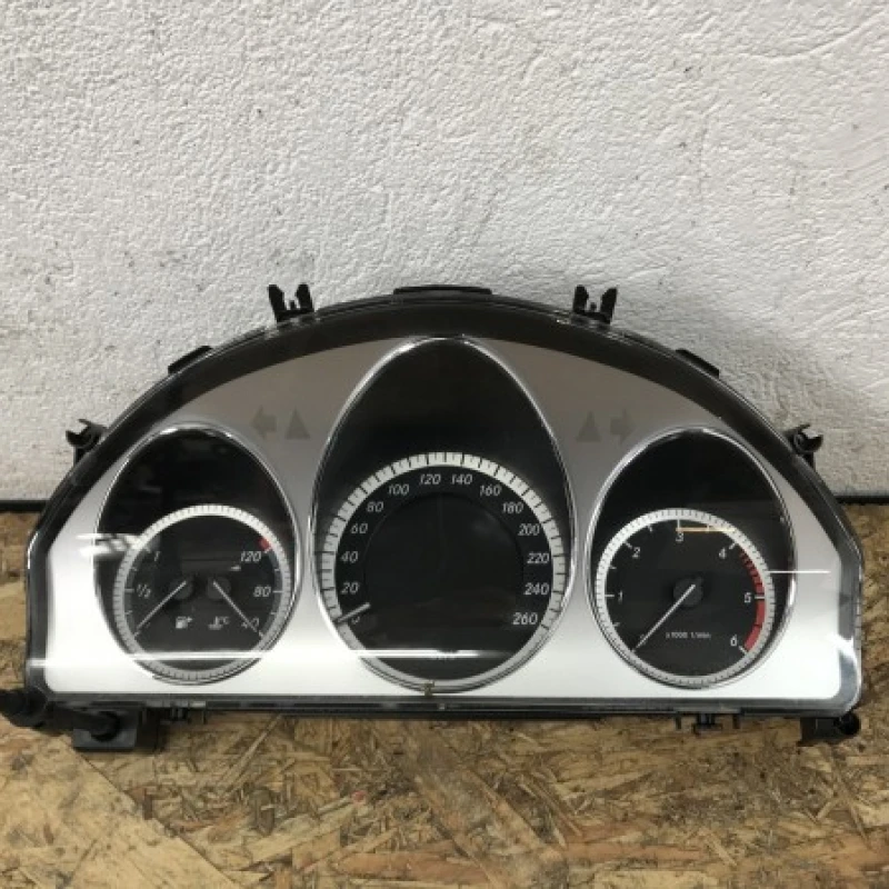 Ceas bord Mercedes-Benz 