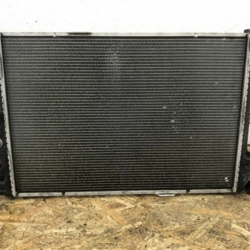 Radiator apa Mercedes-Benz 