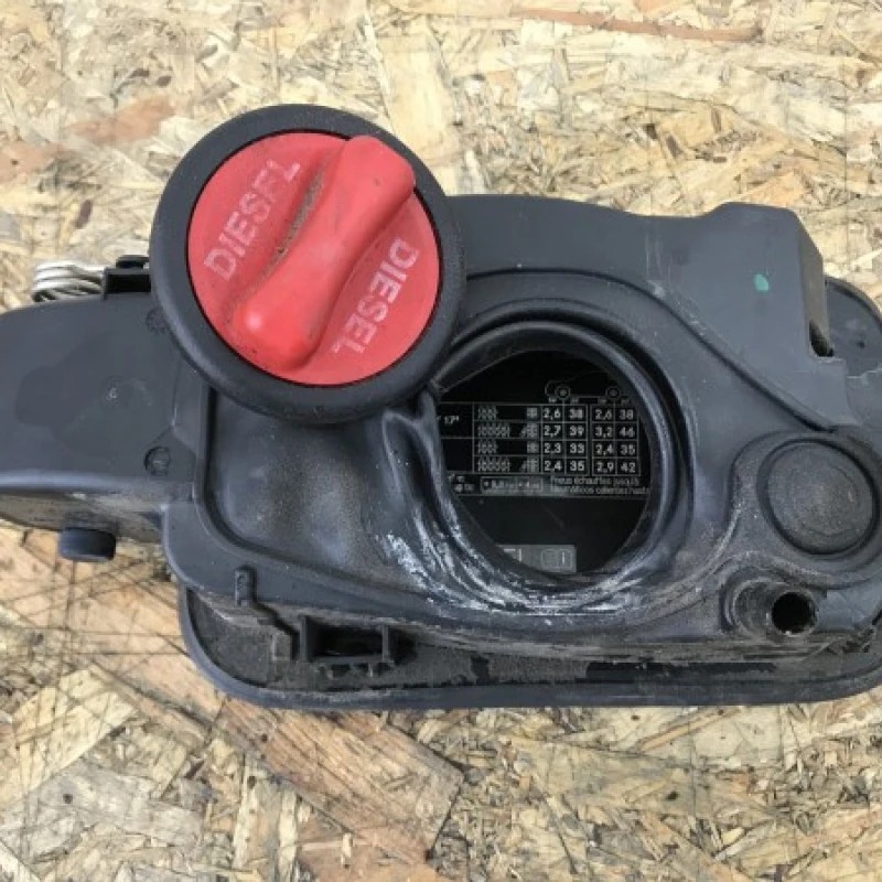 Usa rezervor Mercedes w212 / Audi A5 8T 2010 / Caroserie, oglinzi si faruri