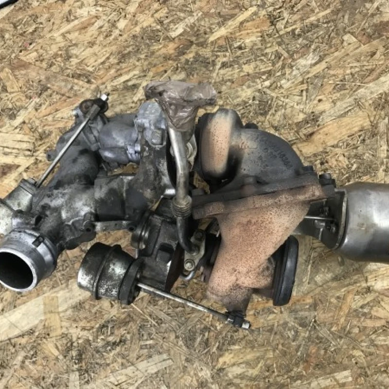 Turbosuflanta turbina Mercedes-Benz 