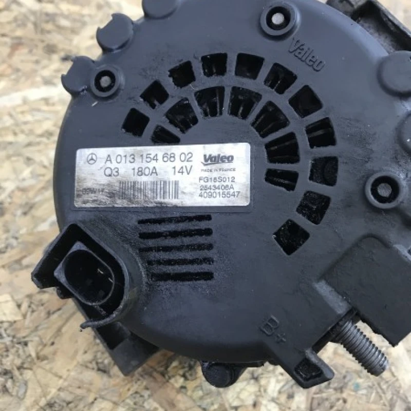 Alternator Mercedes-Benz 
