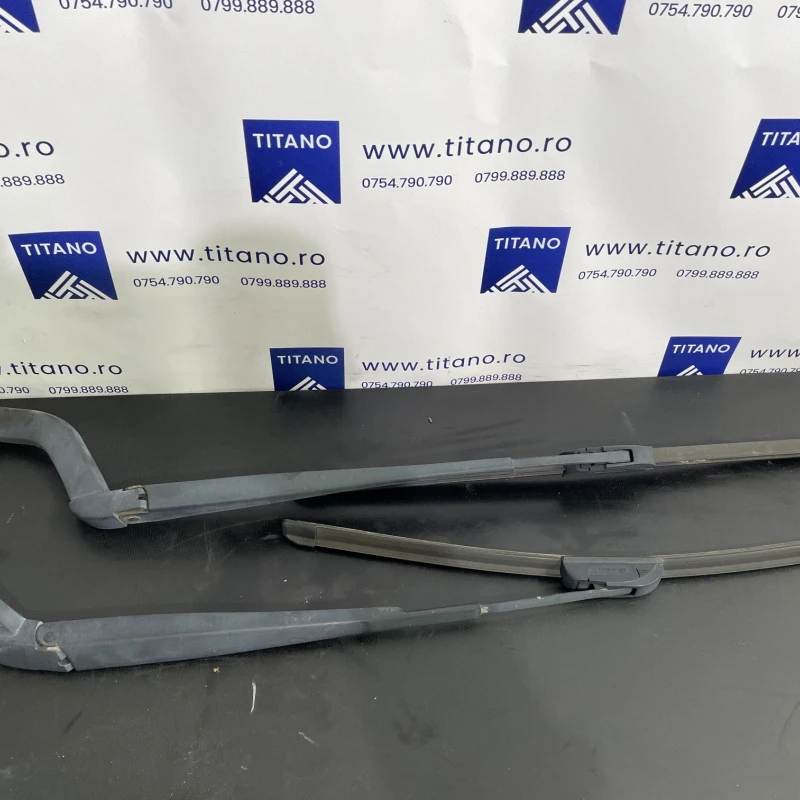 Brate stergatoare fata Land Rover 