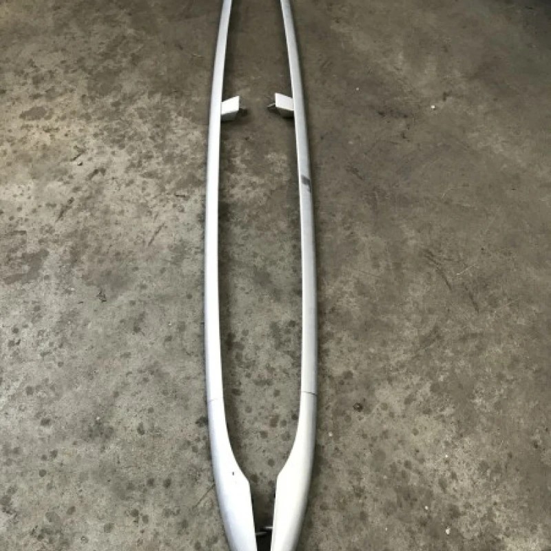 Bari longitudinale / Volkswagen Passat B6 2010 / Caroserie, oglinzi si faruri