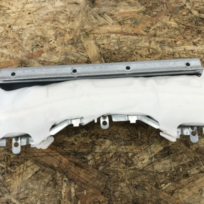 Airbag genunchi sofer / Mercedes-Benz E Class W212 2009 / Interior