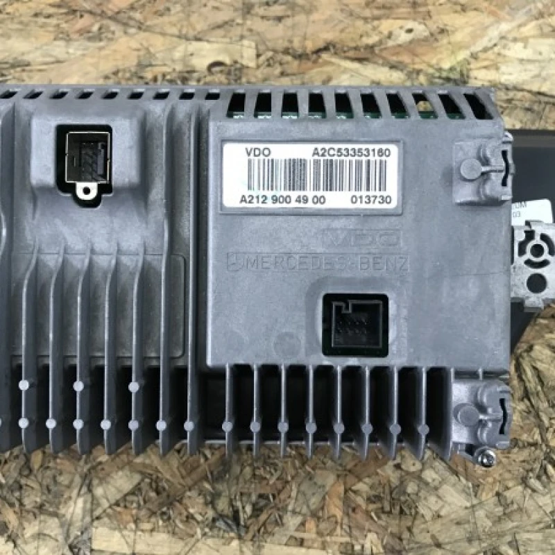 Display bord / Mercedes-Benz E Class W212 2009 / Audio si electronice