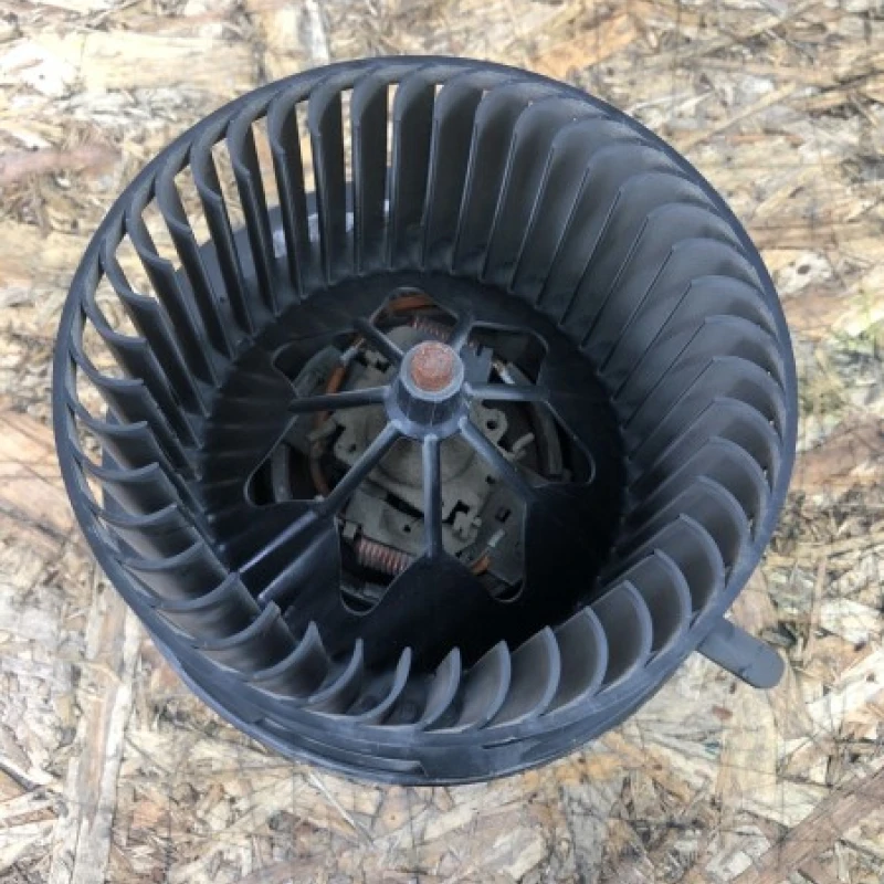 Ventilator bord cu releu / Volkswagen Passat B7 2012 / Interior