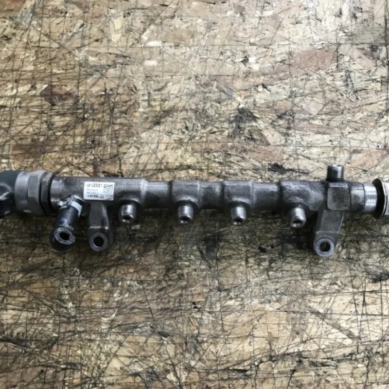Rampa injector / Volkswagen Passat B7 2012 / Motor, racire si evacuare