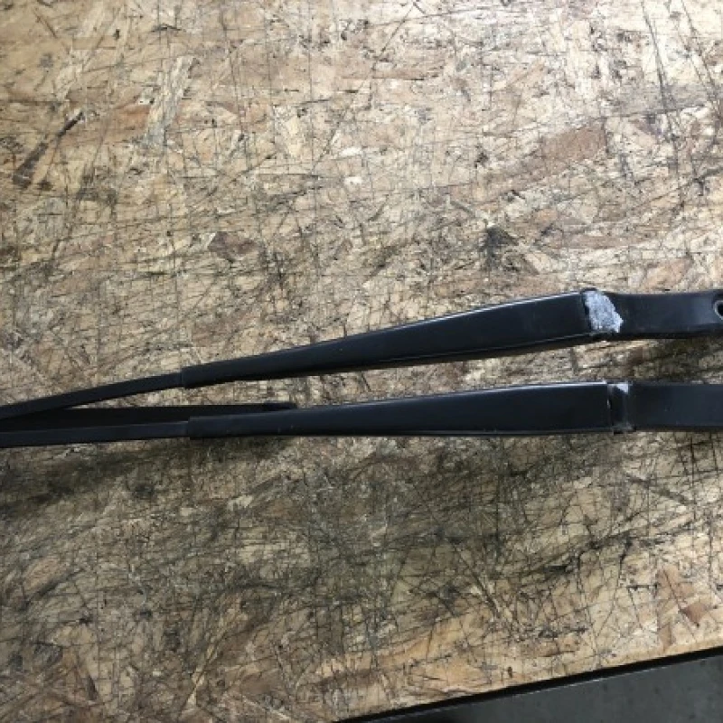 Brate stergatoare parbriz / Volkswagen Touran 1T Cross 2008 / Caroserie, oglinzi si faruri