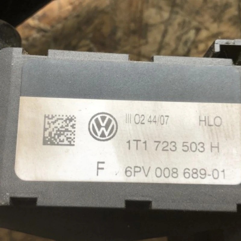 Pedala acceleratie / Volkswagen Touran 1T Cross 2008 / Interior