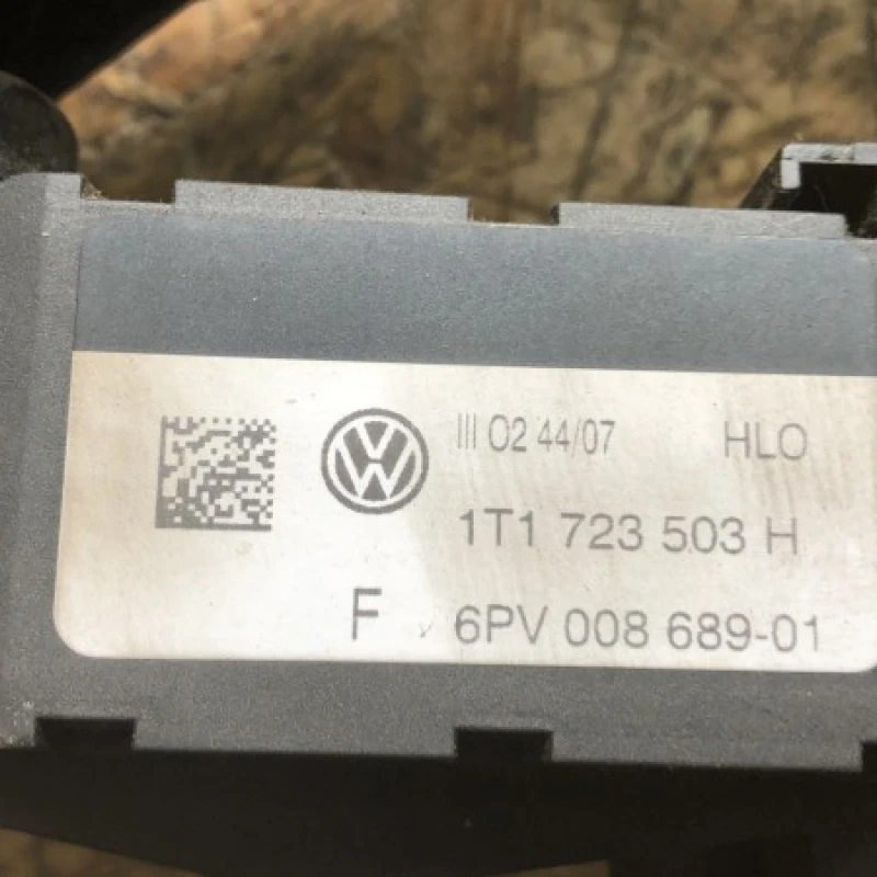 Pedala acceleratie / Volkswagen Touran 1T Cross 2008 / Interior