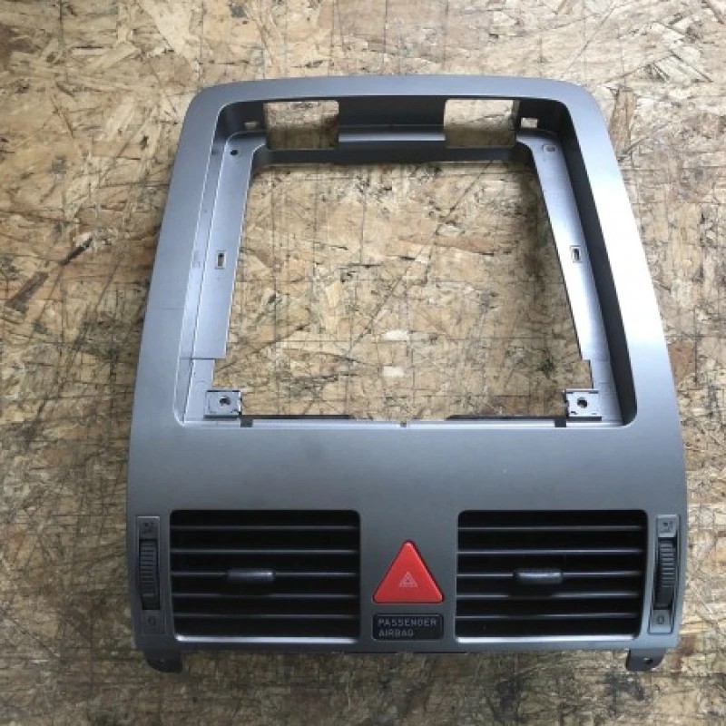 Grila aer central Volkswagen Touran 1T Cross 2008
