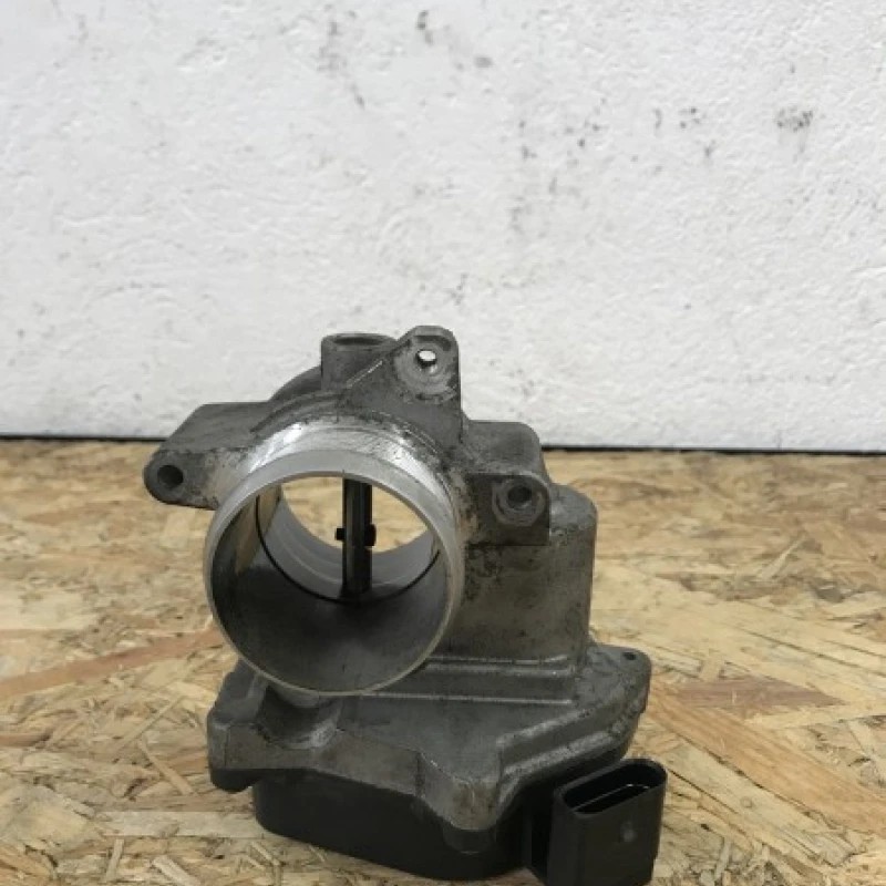 Clapeta acceleratie / Volkswagen Polo 6R 2010 / Motor, racire si evacuare