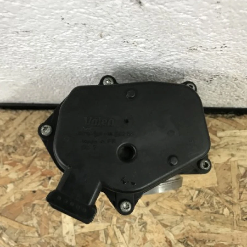 Clapeta acceleratie / Volkswagen Polo 6R 2010 / Motor, racire si evacuare