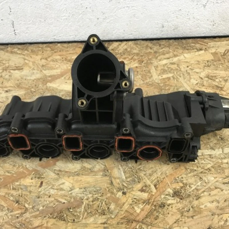 Galerie de admisie / Volkswagen Polo 6R 2010 / Motor, racire si evacuare
