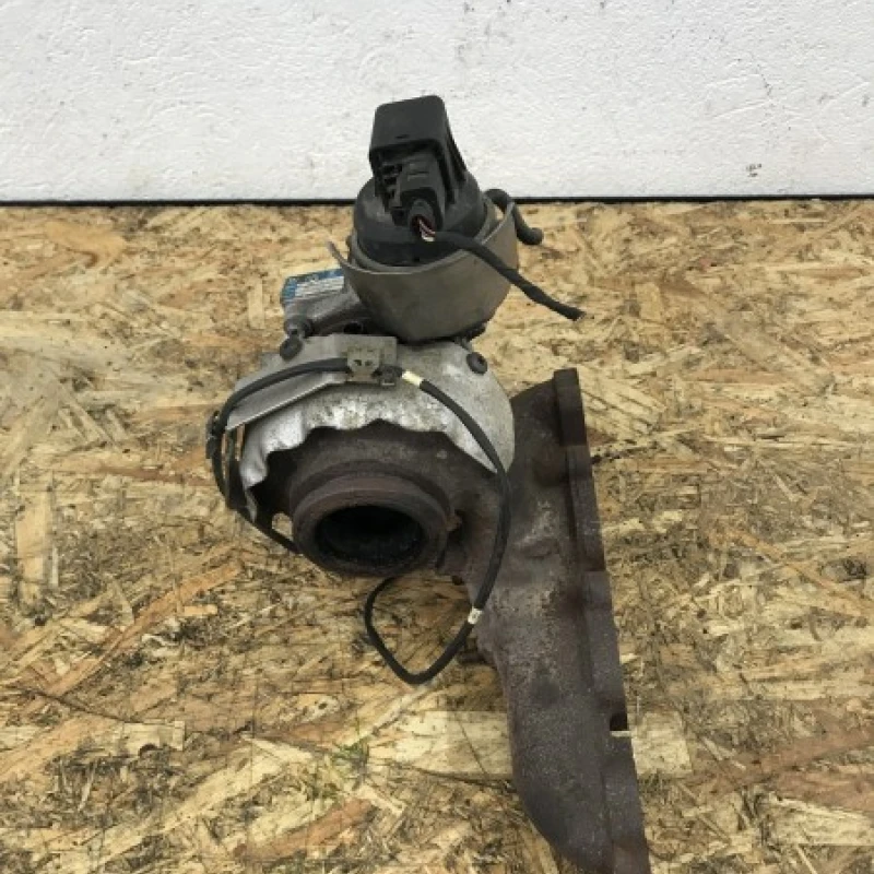 Turbosuflanta Turbina / Volkswagen Polo 6R 2010 / Motor, racire si evacuare