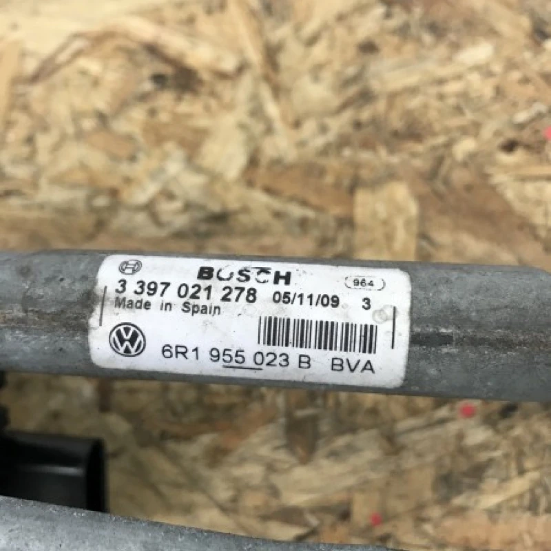 Ansamblu stergator cu motoras / Volkswagen Polo 6R 2010 / Motor, racire si evacuare