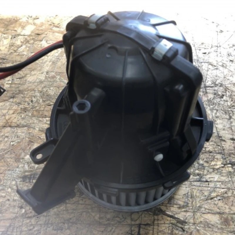 Ventilator bord / Audi A5 8T 2010 / Climatizare