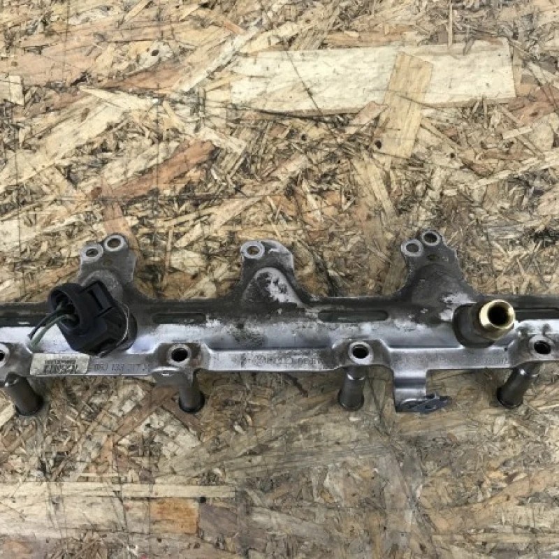 Rampa injectoare / Audi A5 8T 2010 / Motor, racire si evacuare