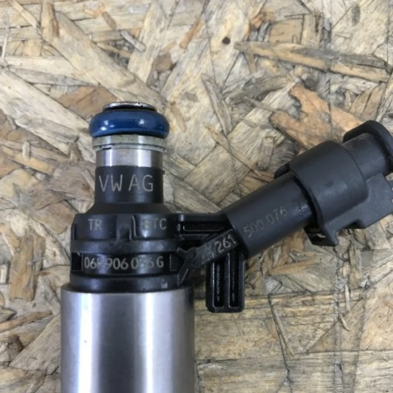 Injector / Audi A5 8T 2010 / Motor, racire si evacuare