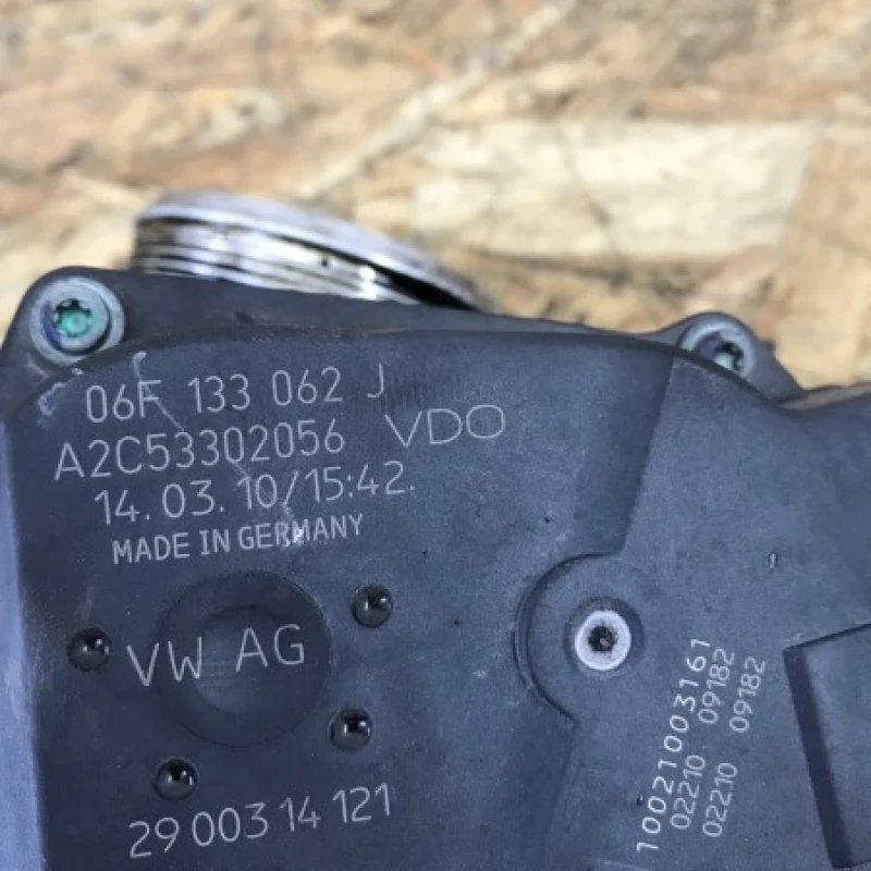 Clapeta acceleratie / Audi A5 8T 2010 / Motor, racire si evacuare