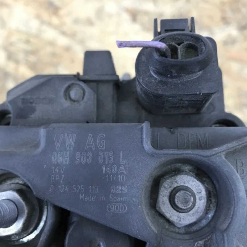 Alternator / Audi A5 8T 2010 / Motor, racire si evacuare