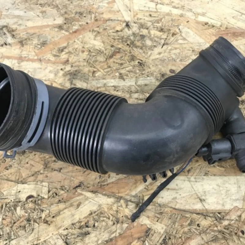 Furtun admisie aer Volkswagen 
