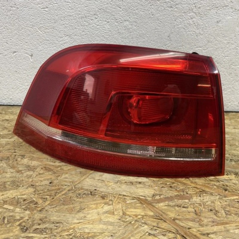 Stop stanga Volkswagen Passat B7 2012