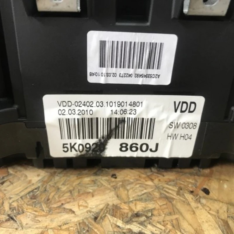 Ceas bord Europa / Volkswagen Golf MK6 2010 / Audio si electronice