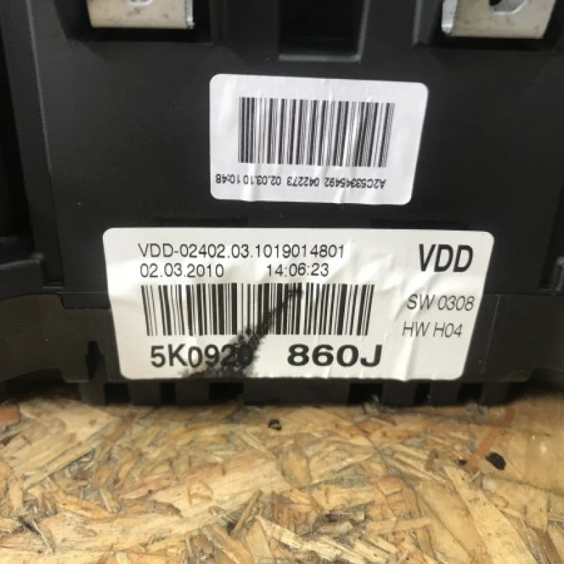 Ceas bord Europa / Volkswagen Golf MK6 2010 / Audio si electronice