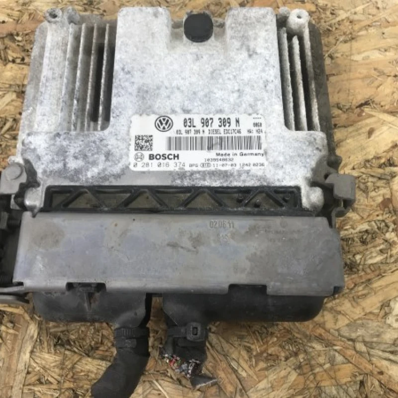 Calculator motor ECU Volkswagen 