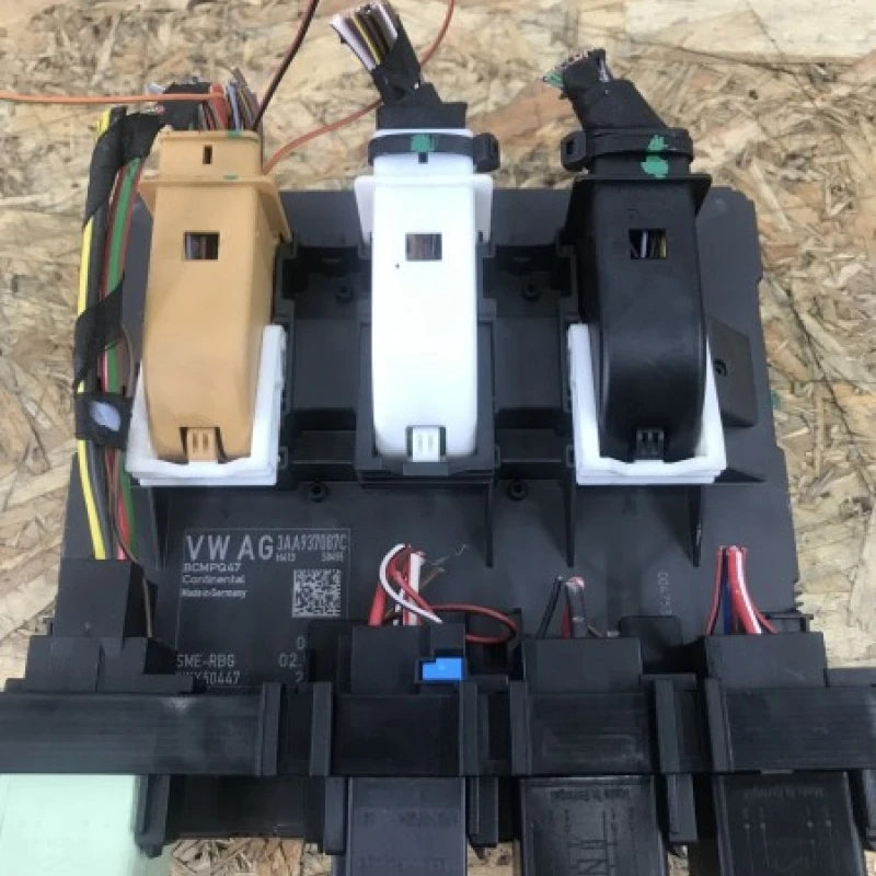 Modul BCM / Volkswagen Passat B7 2012 / Audio si electronice