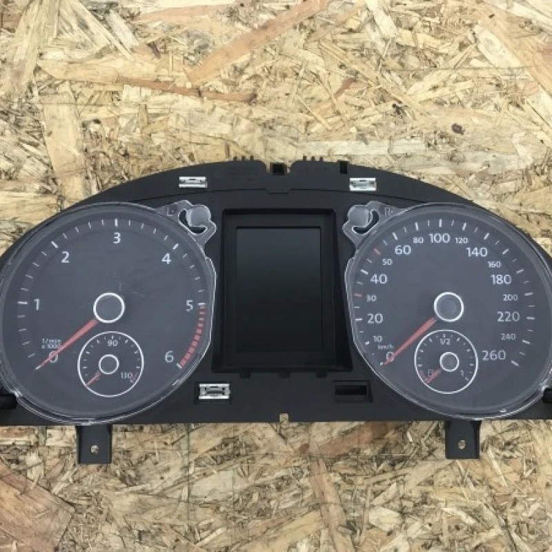 Ceas bord Volkswagen Passat B7 2012