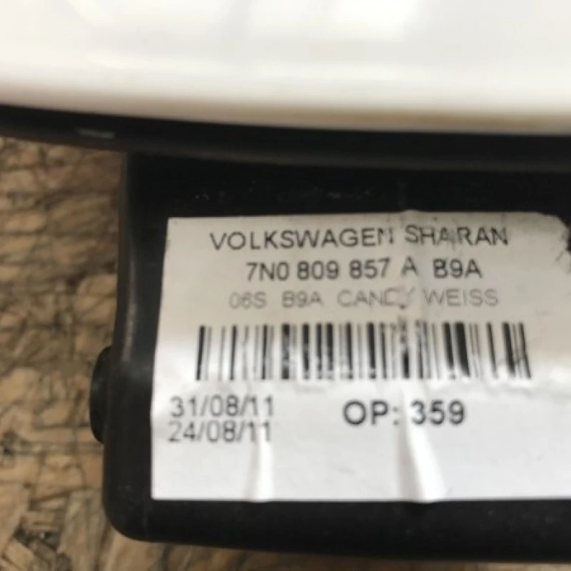 usa rezervor combustibil / Volkswagen Sharan 7N 2012 / Caroserie, oglinzi si faruri