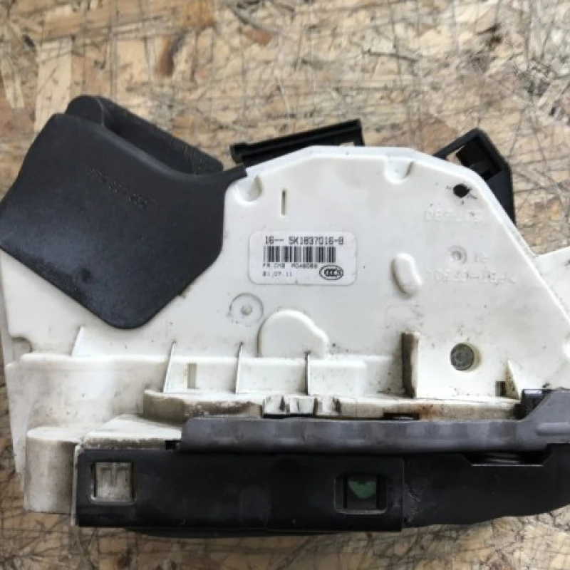 Iala usa dreapta fata / Volkswagen Sharan 7N 2012 / Caroserie, oglinzi si faruri