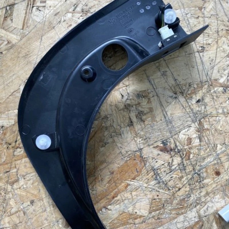 Ornament dechidere capota Europa / BMW Seria 5 F11 2013 / Caroserie, oglinzi si faruri