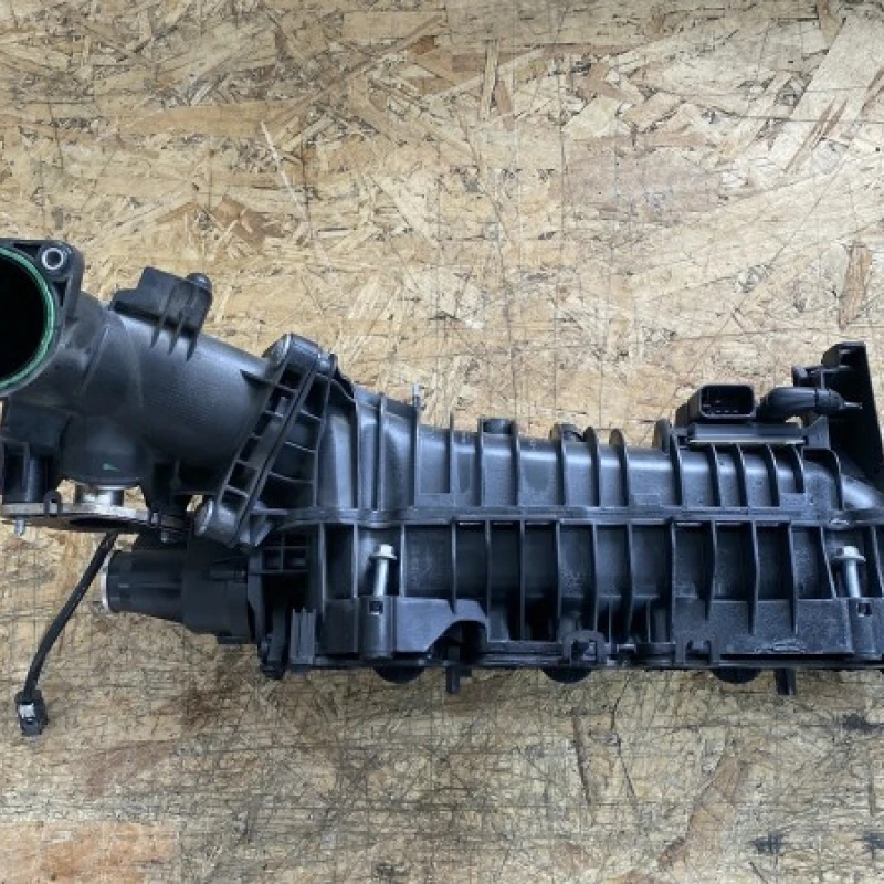 Galerie admisie / BMW Seria 5 F11 2013 / Motor, racire si evacuare