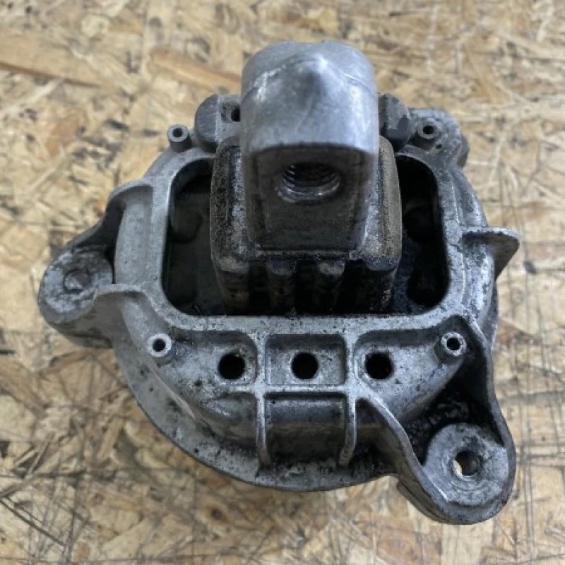 Tampon motor stanga BMW Seria 5 F11 2013