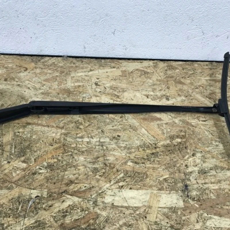 Brat stergator / BMW Seria 5 F11 2013 / Caroserie, oglinzi si faruri