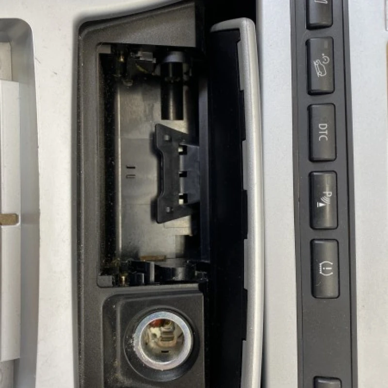 Scrumiera / BMW X3 E83 LCI 2010 / Audio si electronice