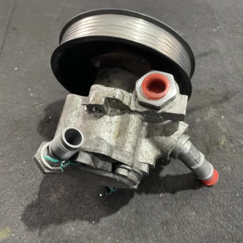 Pompa servo directie / BMW X3 E83 LCI 2010 / Directie si suspensie