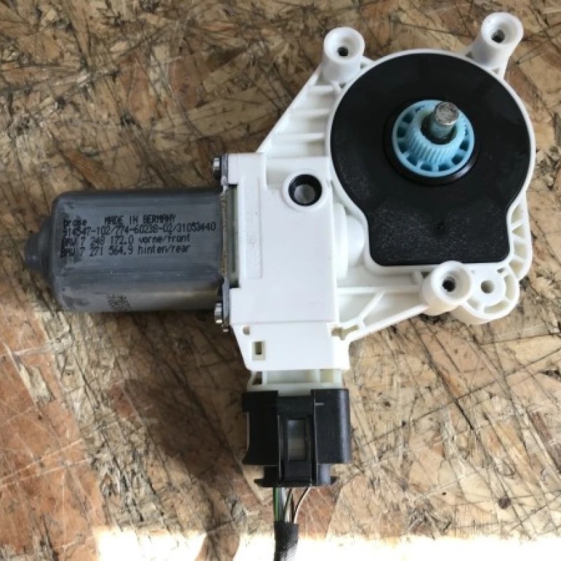 Motoras geam dreapta fata / BMW Seria 5 F11 2013 / Audio si electronice