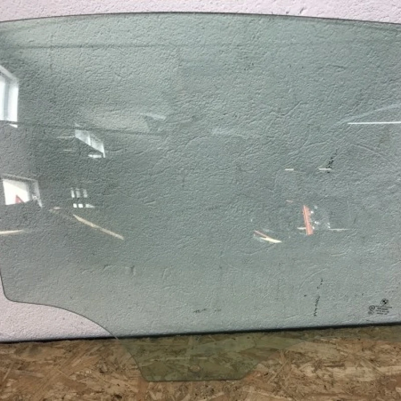 Geam dreapta spate BMW 