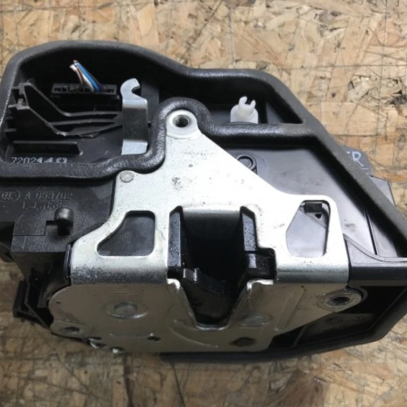 Iala broasca usa dreapta spate BMW 