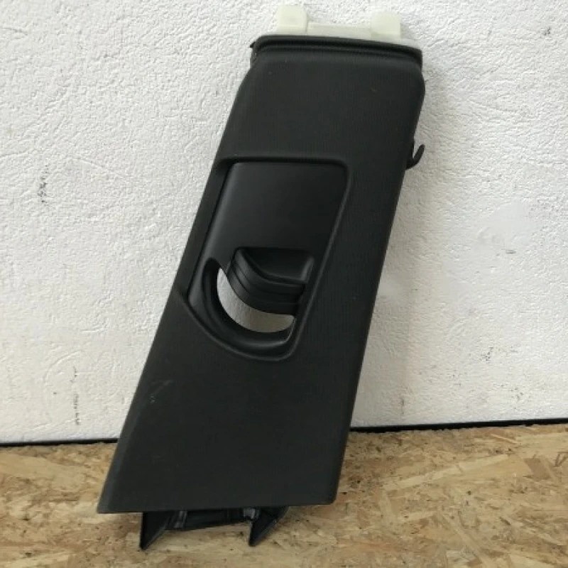 Ornament negru stalp dreapta mijloc / Audi A5 8T 2010 / Interior