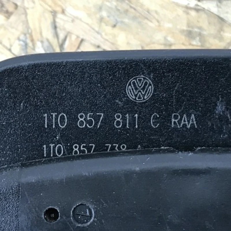 Centura siguranta stanga spate / Volkswagen Touran 1T Cross 2008 / Interior