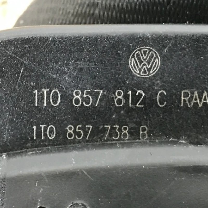 Centura siguranta dreapta spate / Volkswagen Touran 1T Cross 2008 / Interior