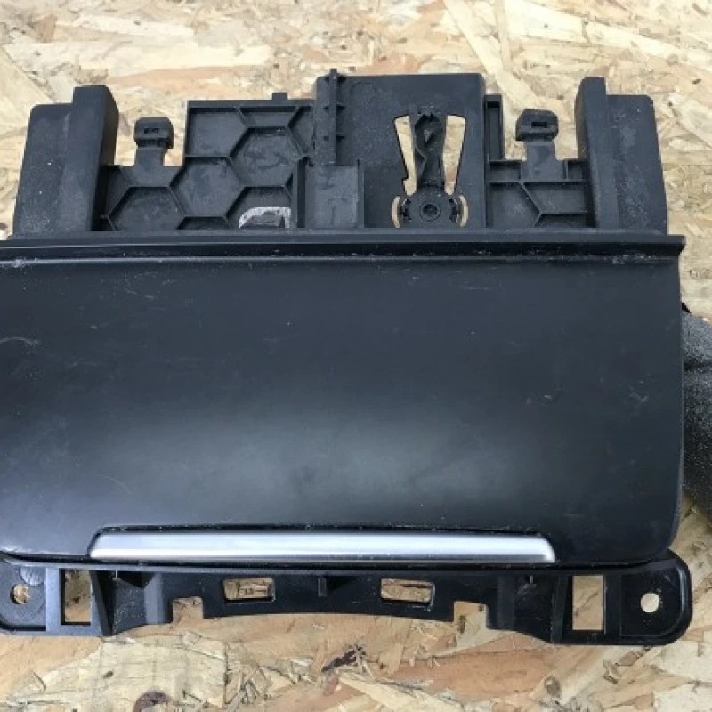 Scrumiera / Audi A5 8T 2010 / Interior