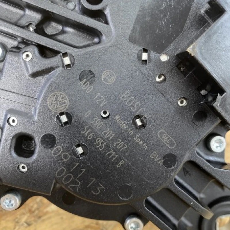 Motoras spalator haion / Volkswagen Polo 6R 2010 / Caroserie, oglinzi si faruri